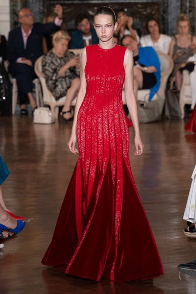 Look 50